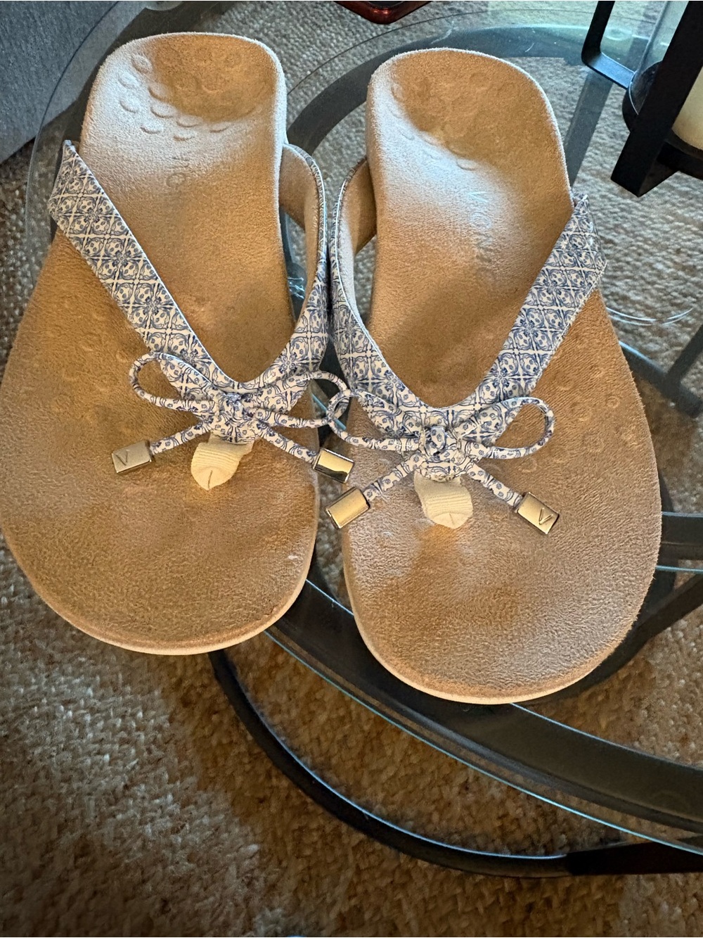 Vionic Bella comfort flip flops sandals blue white floral w/bow size 9